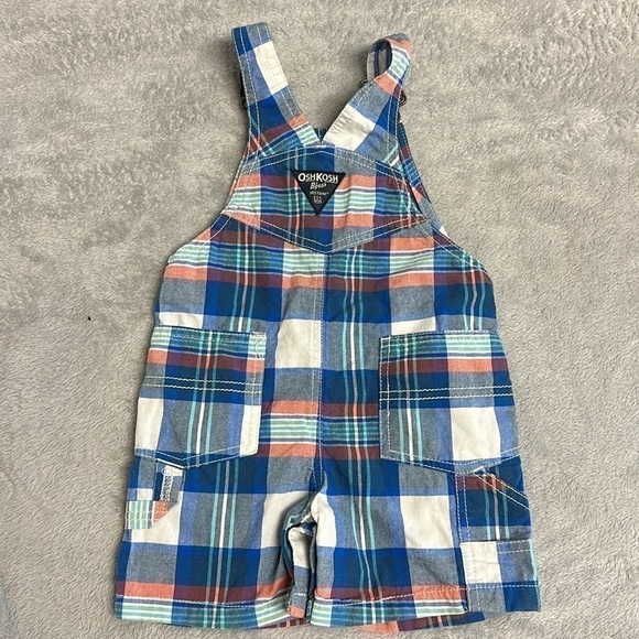OshKosh B'gosh - shortalls. Size 12 months - Picture 3 of 5